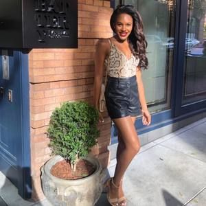 Meet your Posher, Adrienne